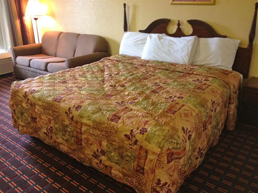 Regency Inn Pigeon Forge Room photo