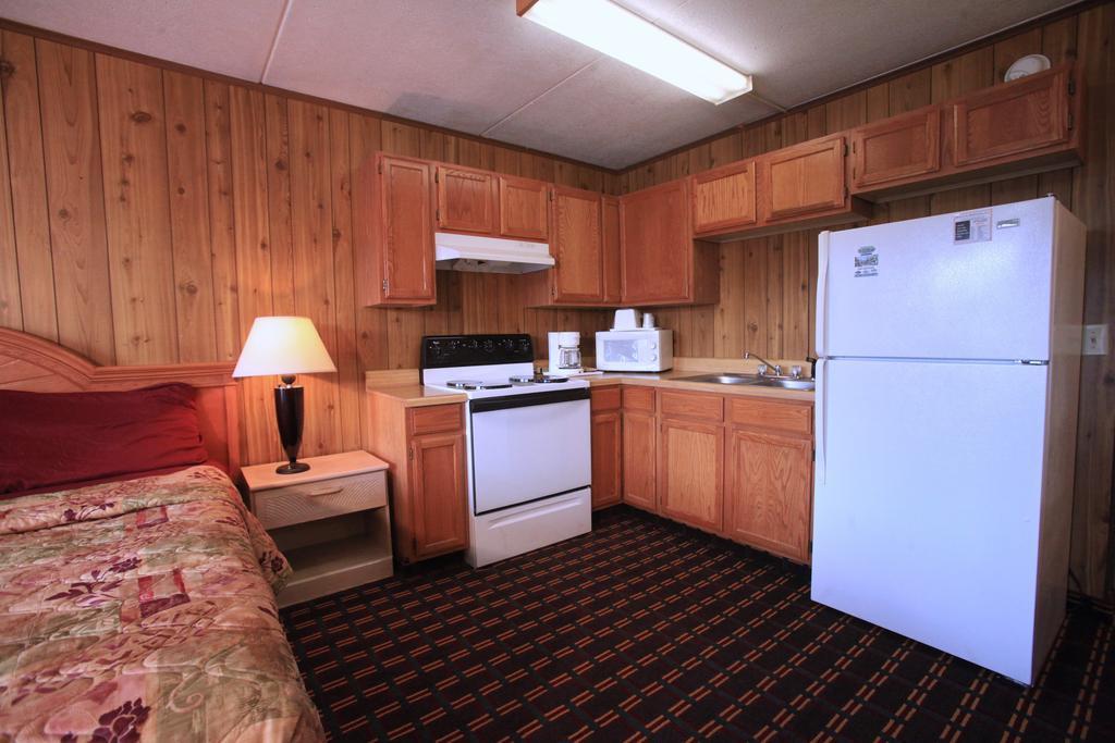 Regency Inn Pigeon Forge Room photo