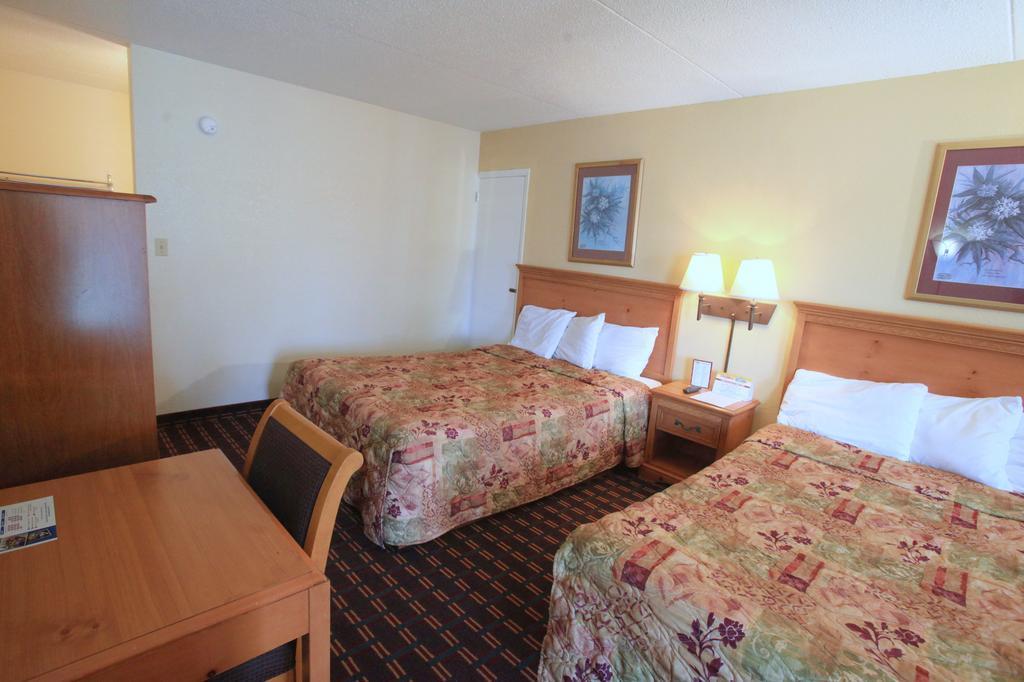 Regency Inn Pigeon Forge Room photo
