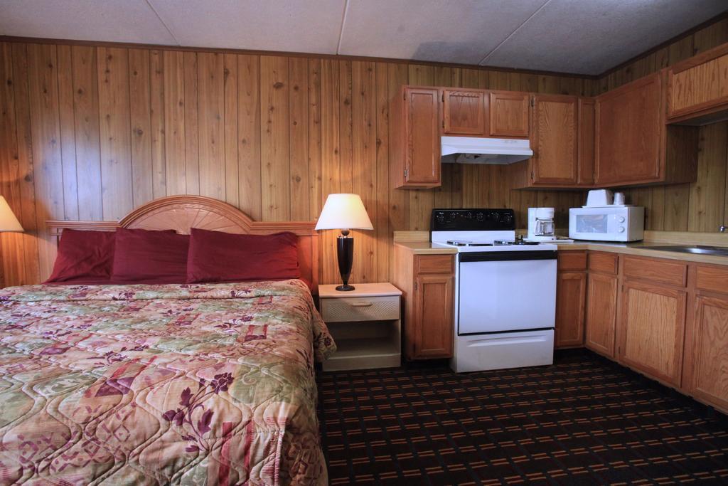 Regency Inn Pigeon Forge Exterior photo
